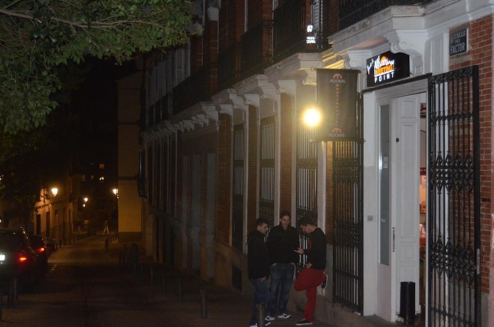 Hostels Meetingpoint Madrid Exterior foto